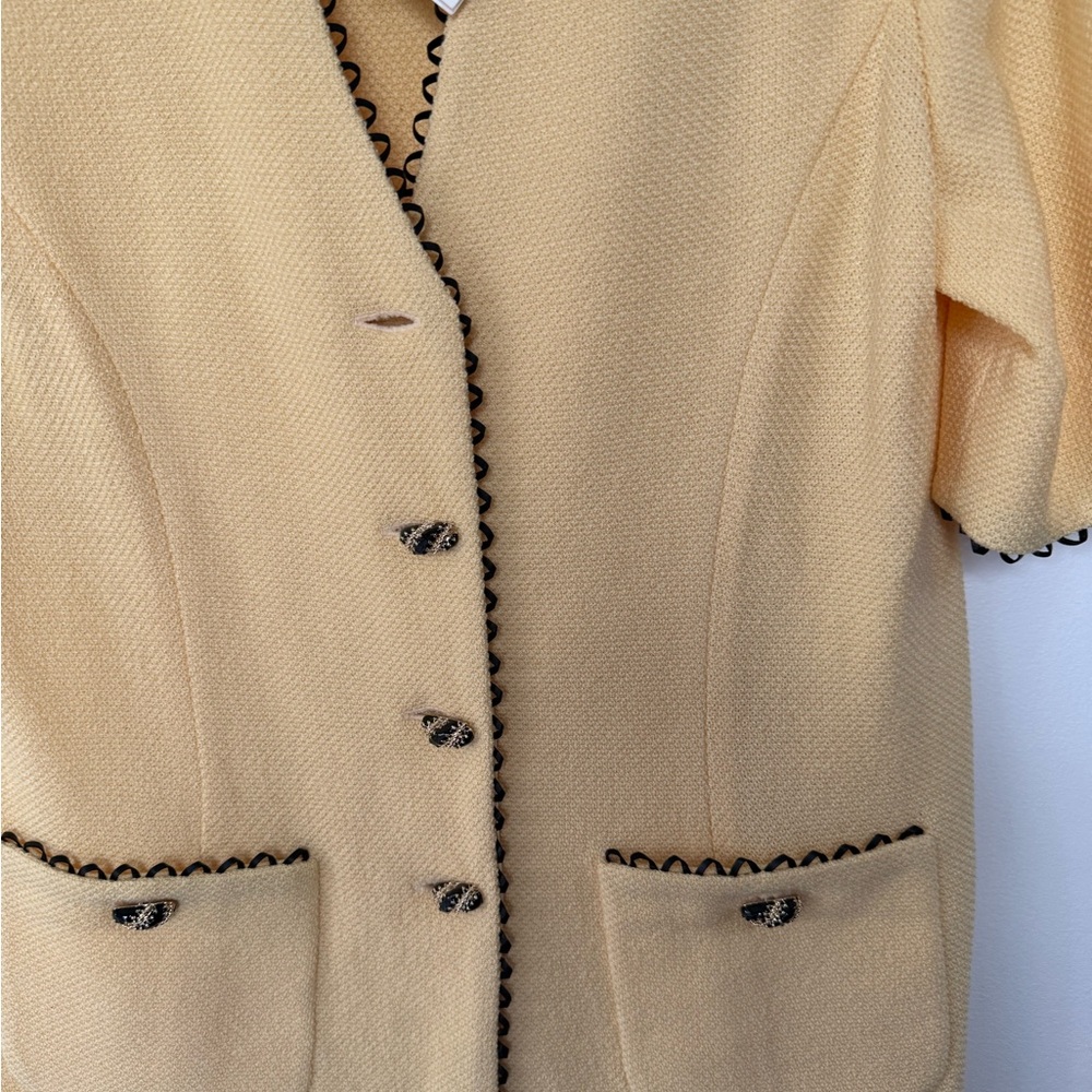 Yellow Short Sleeve Cardigan with Black Trim St. John’s new with tags gorgeous